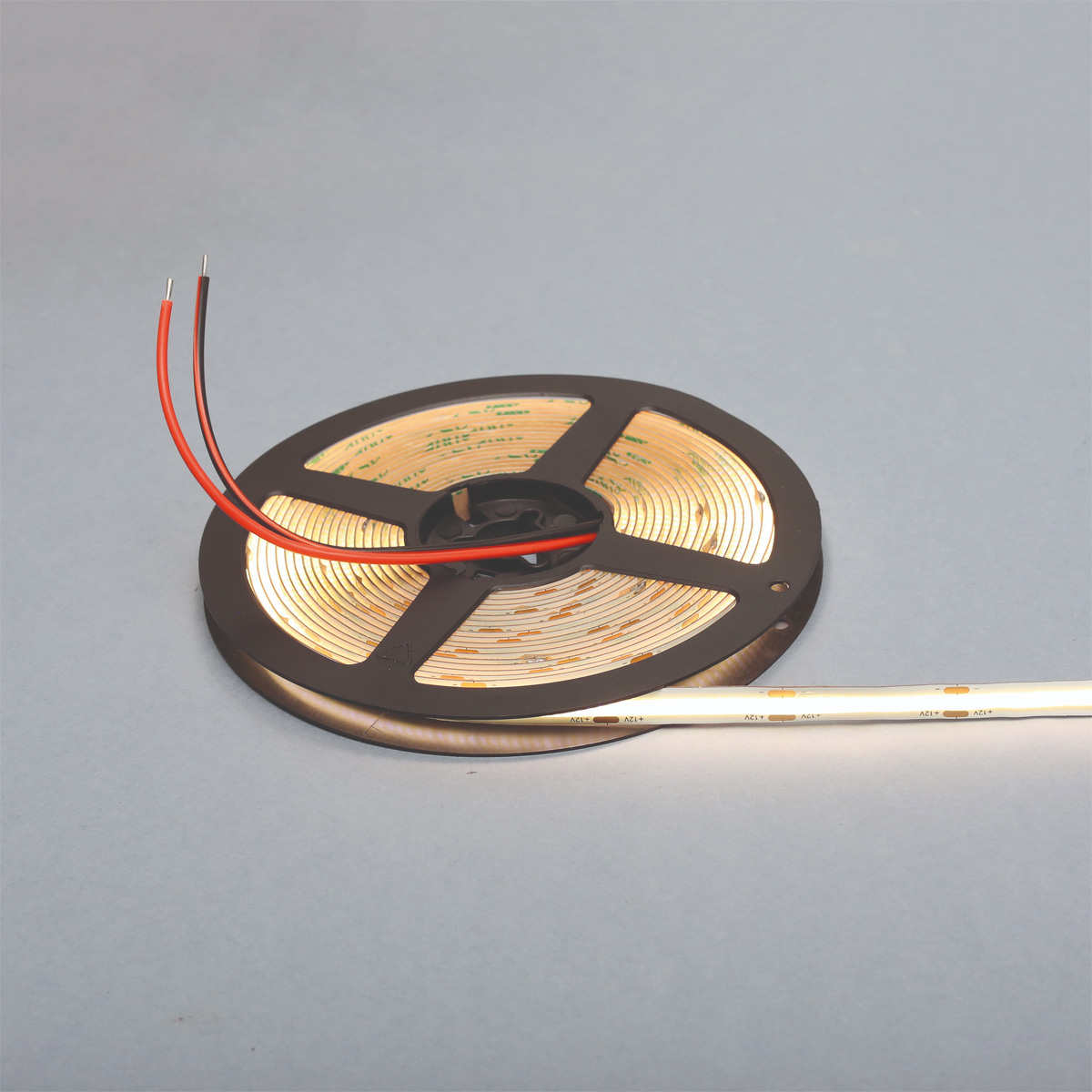 Лента светодиодная COB, 480 LED/м, 13Вт/м, 12В, CRI90, 960-1080Лм/м 5000х8 мм, IP20, 3000-3500К (теплый белый)